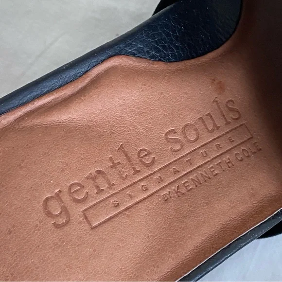 Kenneth Cole Gentle Souls Gianna Black Perforated Leather Sandal  Size 9.5 - Picture 13 of 14